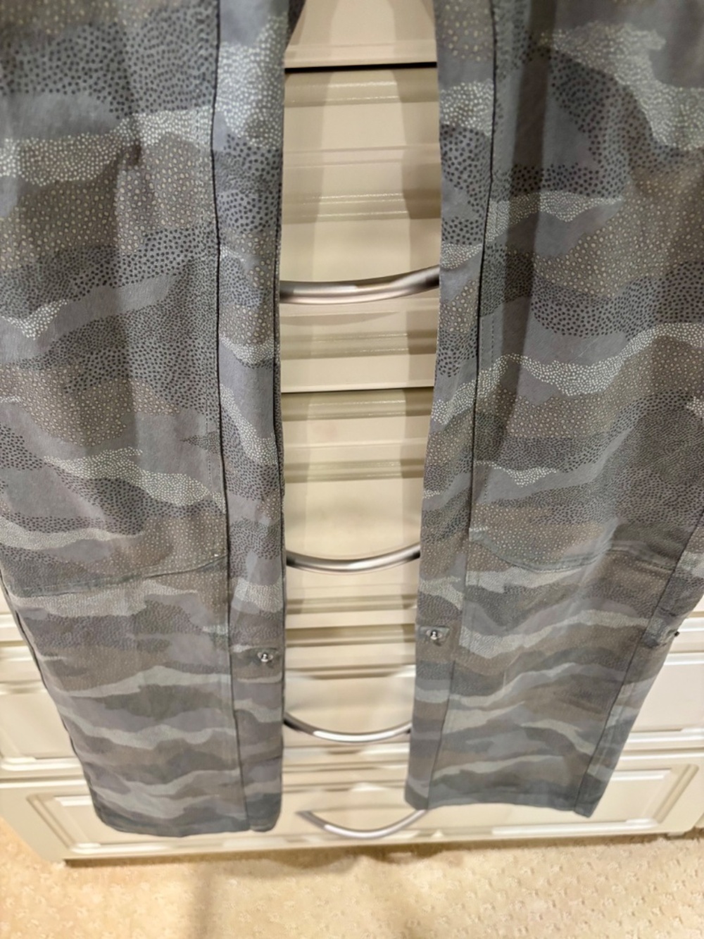 Kuhl Splash Roll-Up Pants Size 4 REG in Camo - Picture 4 of 4
